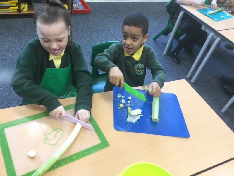 Image for the Tweet beginning: Y3 enjoyed making vegetable soup